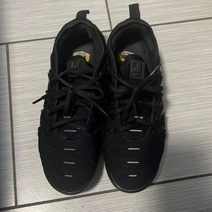 Black Nike Air VaporMax Plus